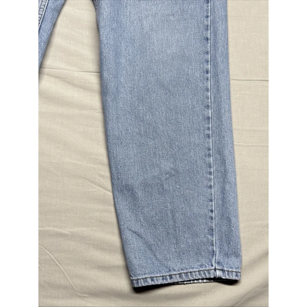 Vintage Y2K Levi's 550 Relaxed Fit Light Wash 36x32 Denim Jeans